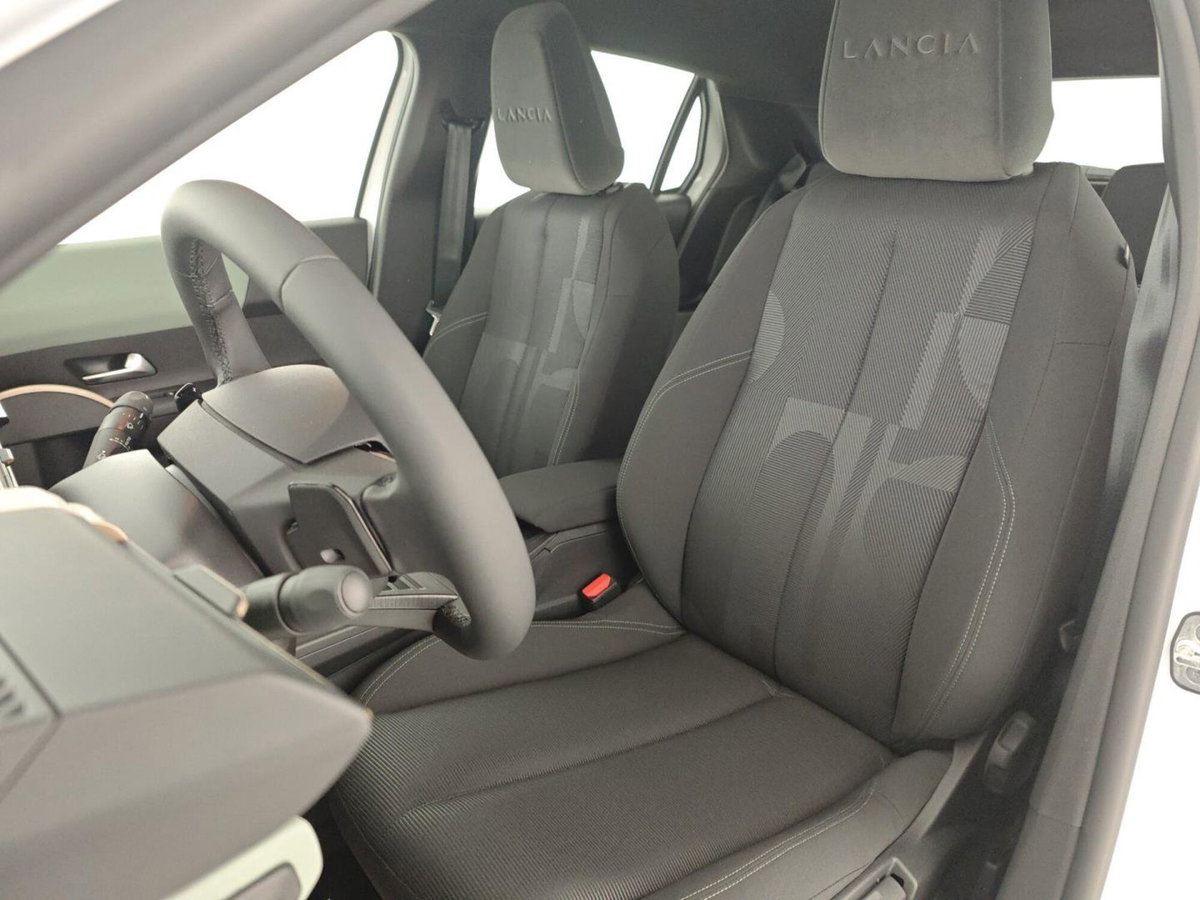 Lancia Ypsilon 1.2 mhev Edizione Limitata Cassina e-dct (10)
