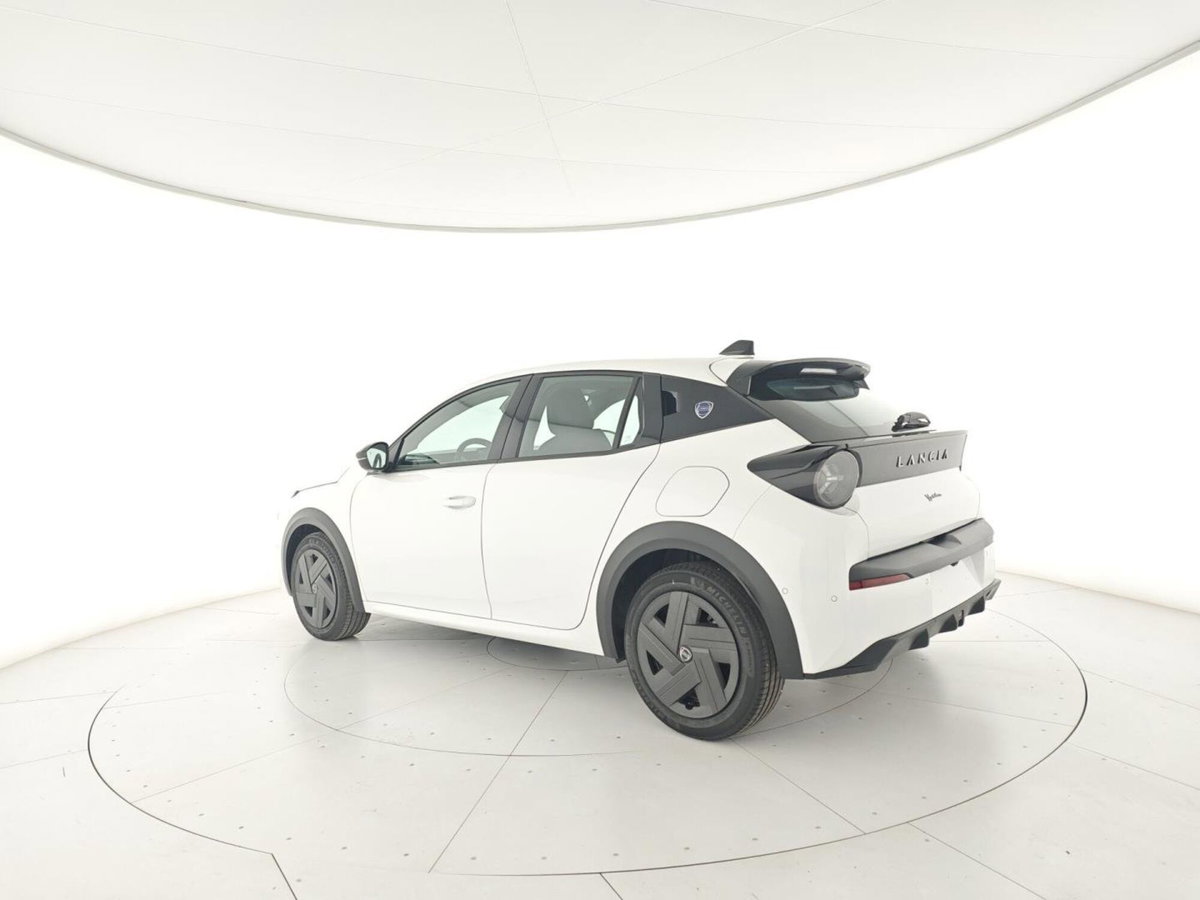 Lancia Ypsilon 1.2 mhev Edizione Limitata Cassina e-dct (3)