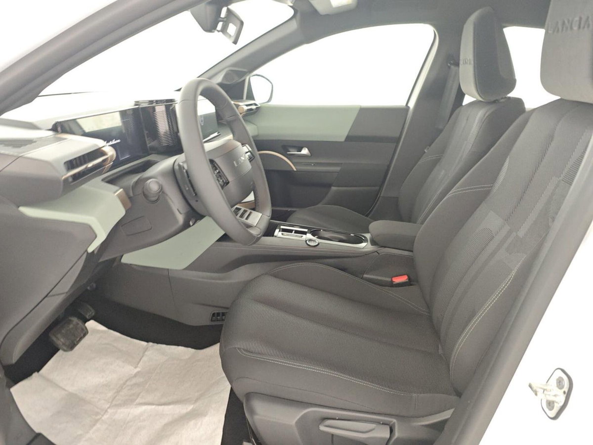 Lancia Ypsilon 1.2 mhev Edizione Limitata Cassina e-dct (9)