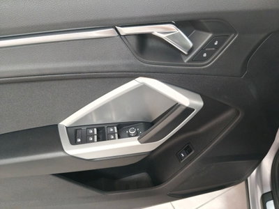 Audi Q3 40 TDI quattro S tronic Business Advanced (17)