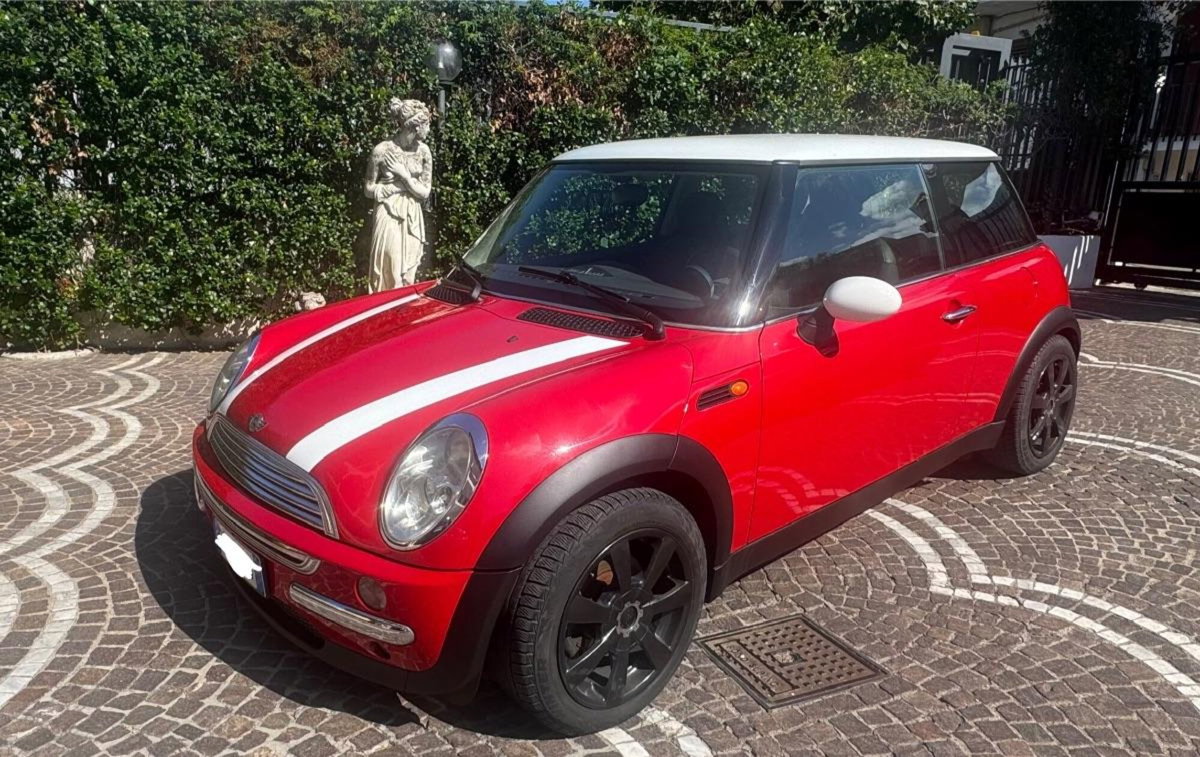 MINI Mini 1.6 16V Cooper (2)