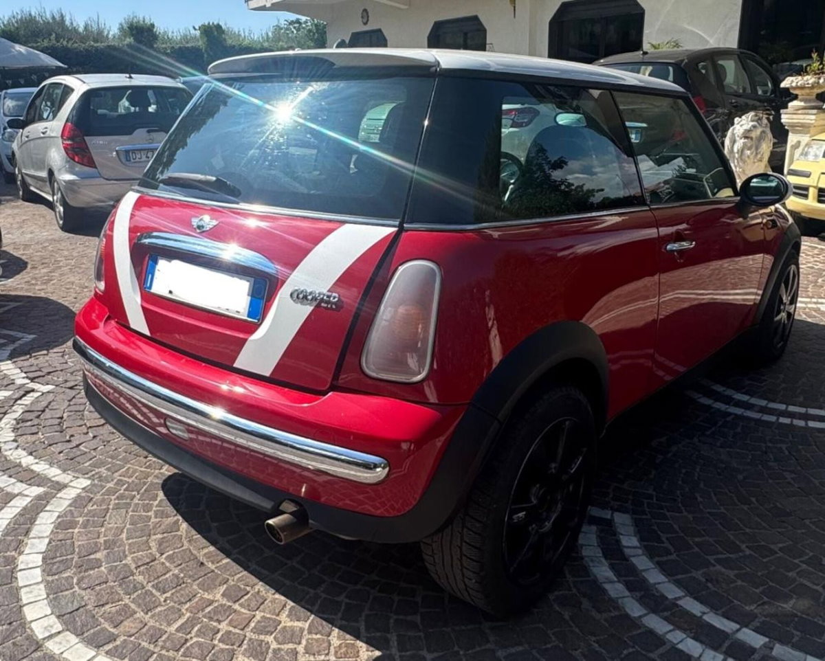 MINI Mini 1.6 16V Cooper (4)