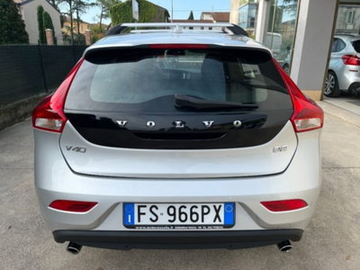 Volvo V40 D2 Business Plus (2)