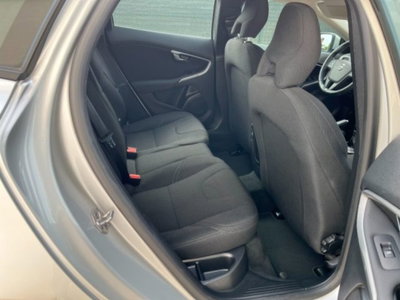 Volvo V40 D2 Business Plus (3)