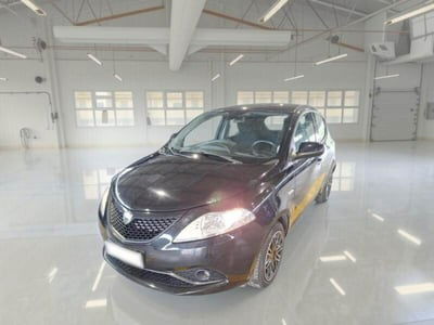 Lancia Ypsilon 1.0 FireFly 5 porte S&S Hybrid Ecochic Gold usata