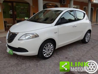 Lancia Ypsilon 1.2 69 CV 5 porte Silver usata