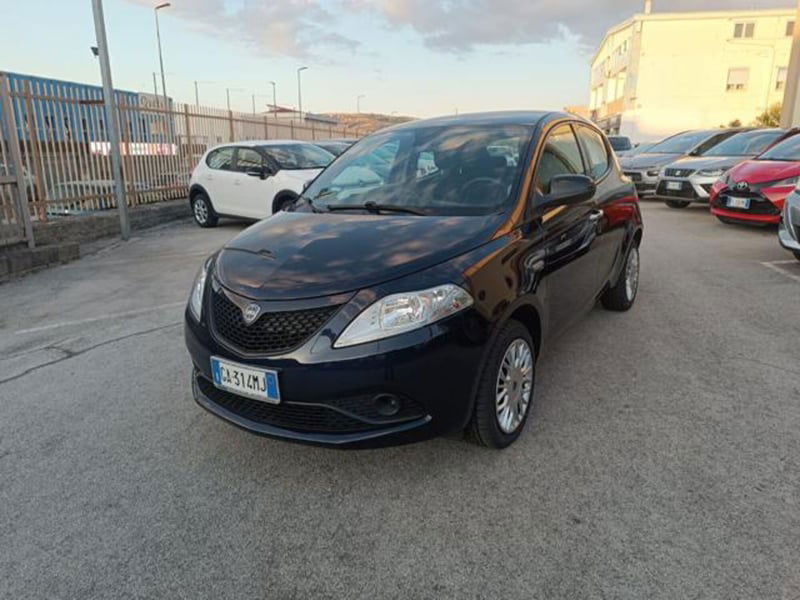Lancia Ypsilon 1.2 69 CV 5 porte GPL Ecochic Gold