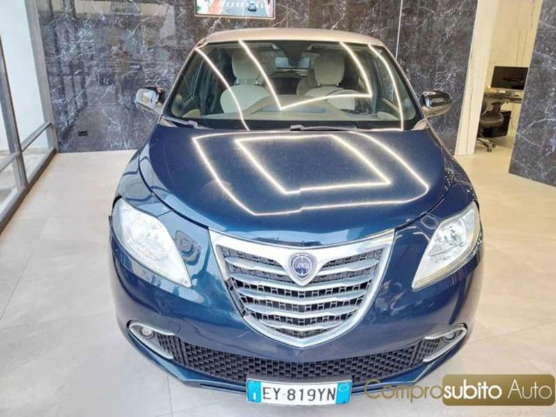 Lancia Ypsilon 1.2 69 CV 5 porte Silver