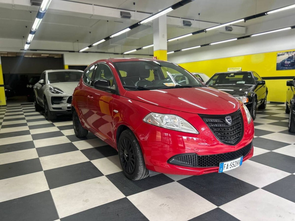 Lancia Ypsilon 1.2 69 CV 5 porte GPL Ecochic Gold