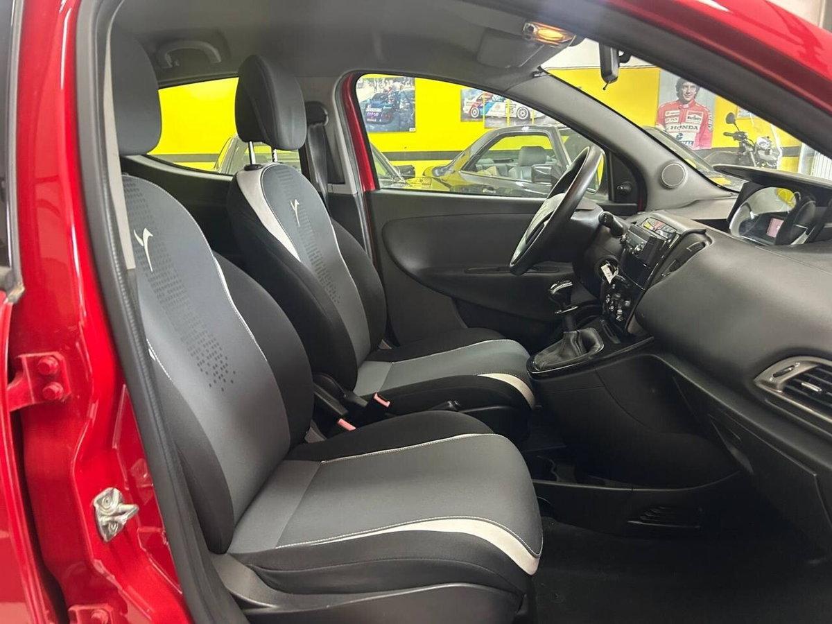Lancia Ypsilon 1.2 69 CV 5 porte GPL Ecochic Gold (12)