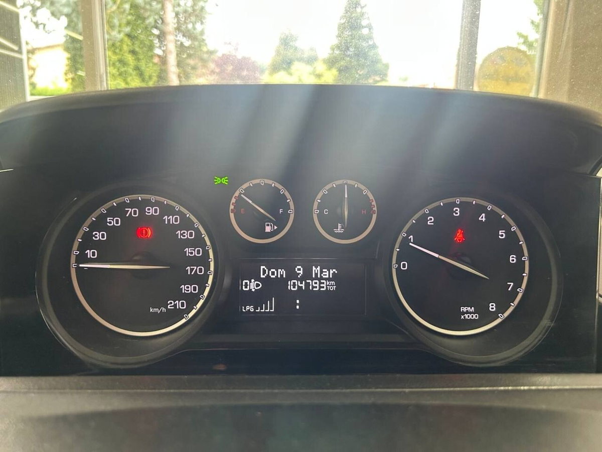 Lancia Ypsilon 1.2 69 CV 5 porte GPL Ecochic Gold (15)