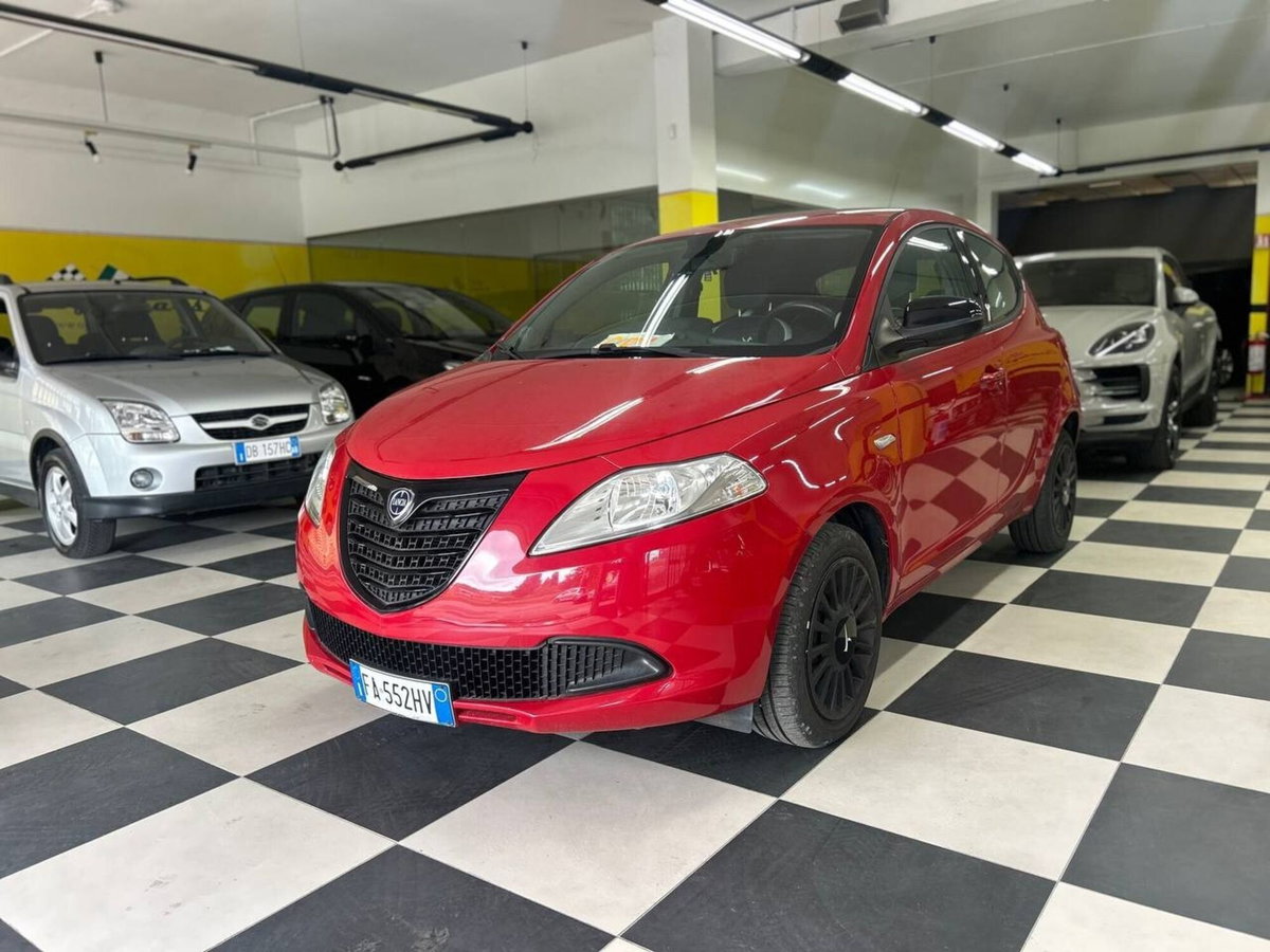 Lancia Ypsilon 1.2 69 CV 5 porte GPL Ecochic Gold (3)