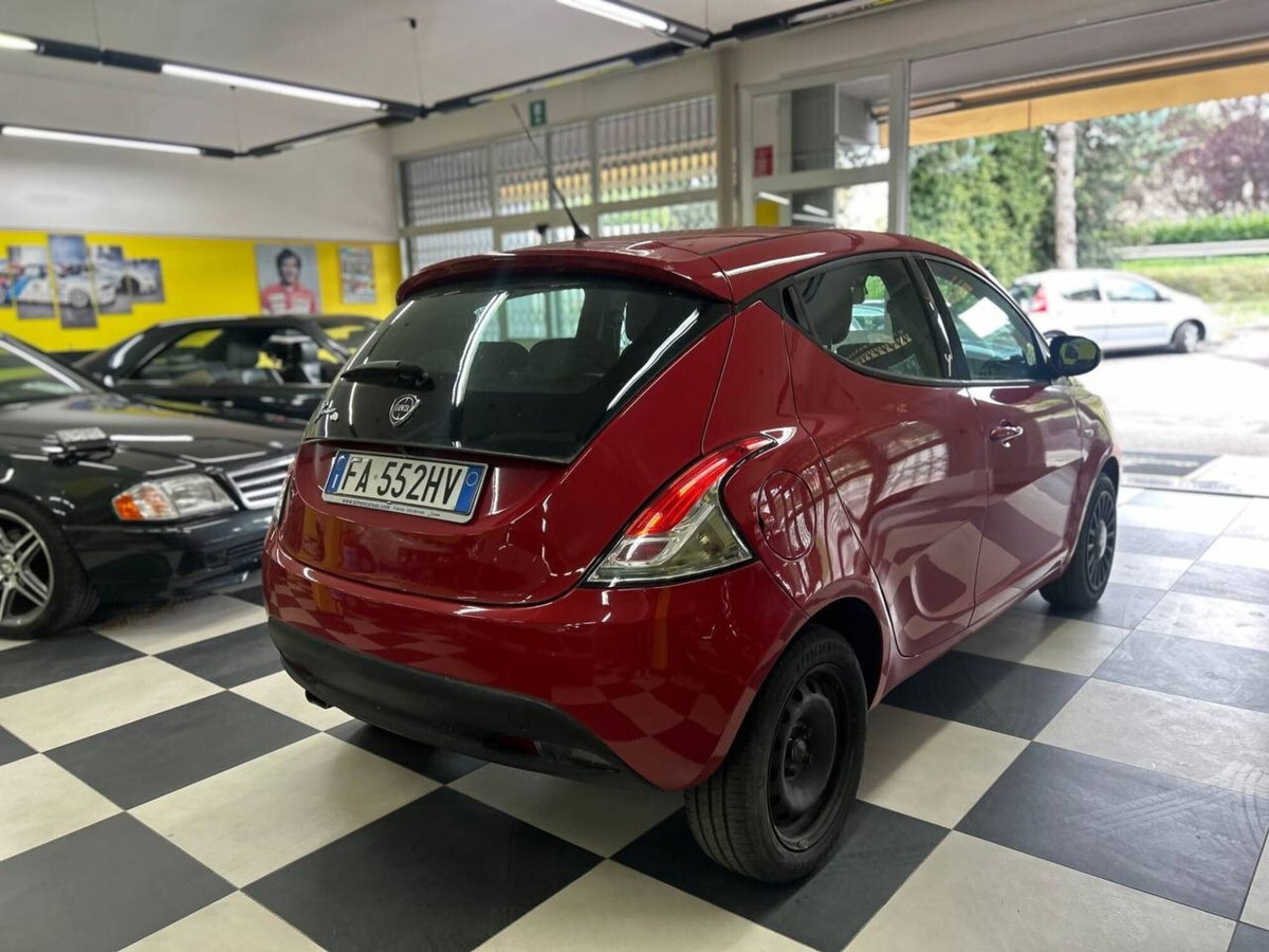 Lancia Ypsilon 1.2 69 CV 5 porte GPL Ecochic Gold (6)