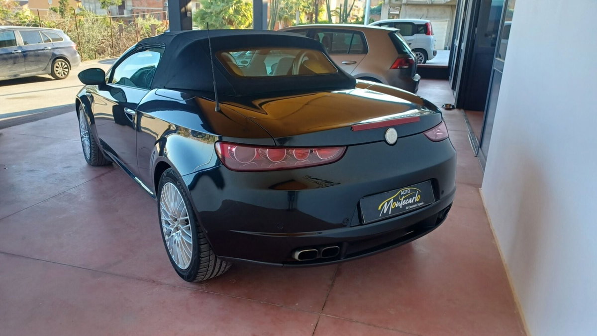 Alfa Romeo Spider 2.2 JTS Exclusive (5)