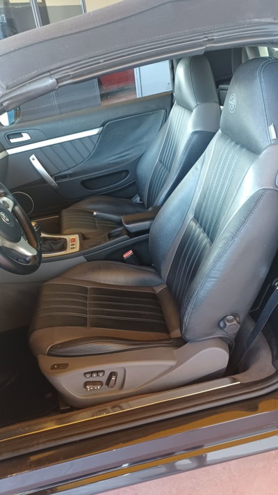 Alfa Romeo Spider 2.2 JTS Exclusive (9)