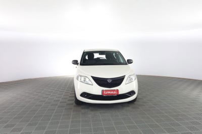 Lancia Ypsilon 1.0 FireFly 5 porte S&S Hybrid Ecochic Silver usata