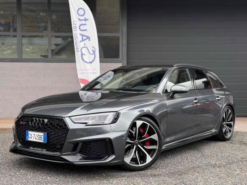 Audi RS 4 Avant 4