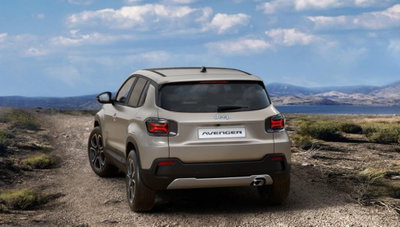 Jeep Avenger full-electric Summit fwd 156cv auto (2)