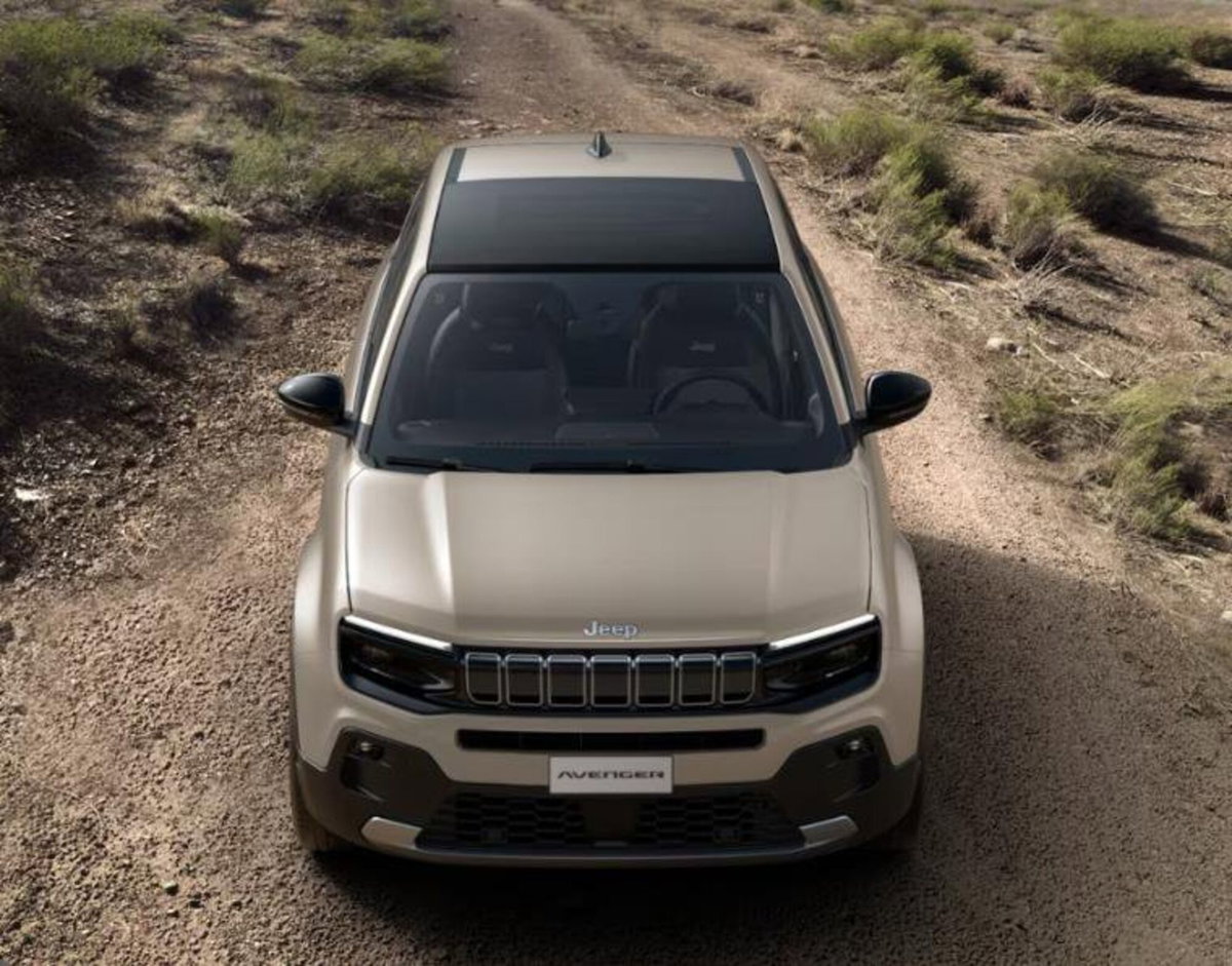 Jeep Avenger full-electric Summit fwd 156cv auto (3)