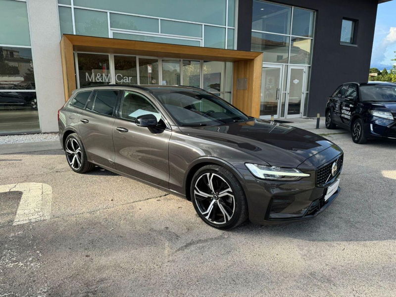 Volvo V60 B3 automatico Plus Dark