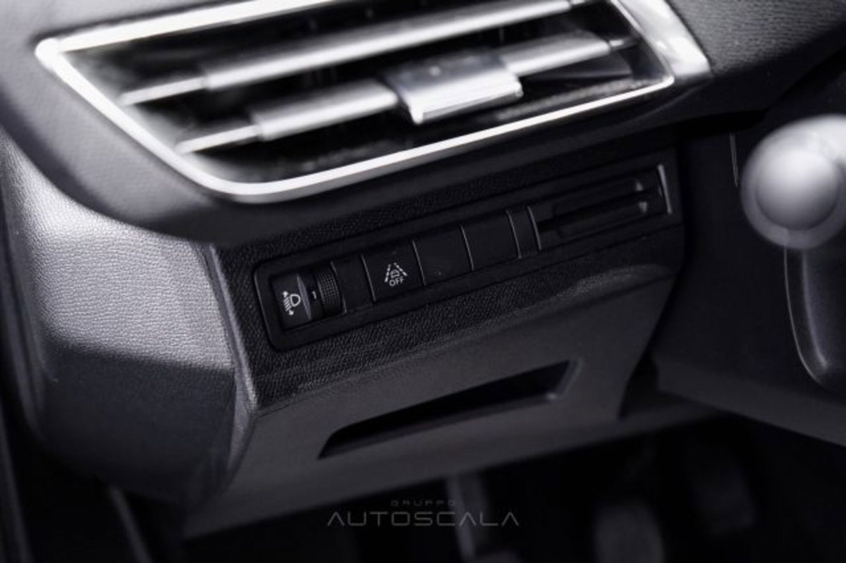 Peugeot 5008 1.2 puretech t Active Pack s&s 130cv (13)