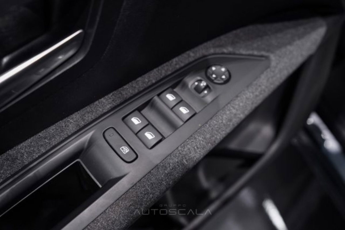 Peugeot 5008 1.2 puretech t Active Pack s&s 130cv (10)