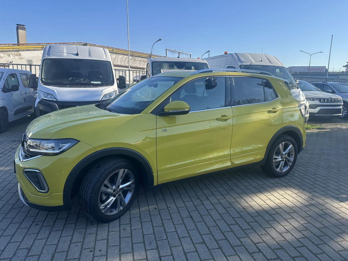 Volkswagen T-Cross 1.0 tsi R-Line 115cv (3)