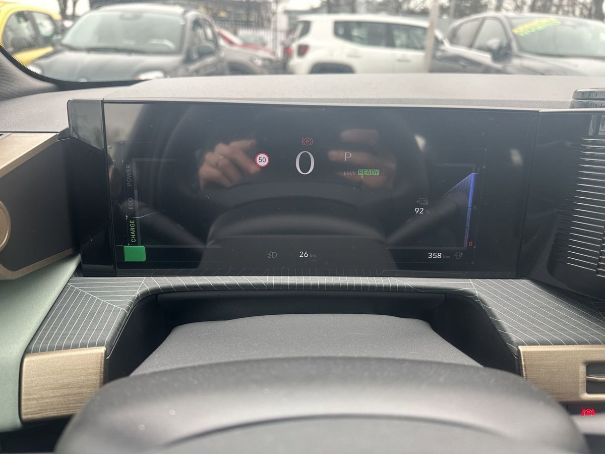 Lancia Ypsilon 54kWh LX 156cv (15)