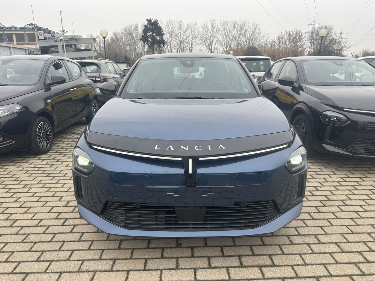 Lancia Ypsilon 54kWh LX 156cv (2)
