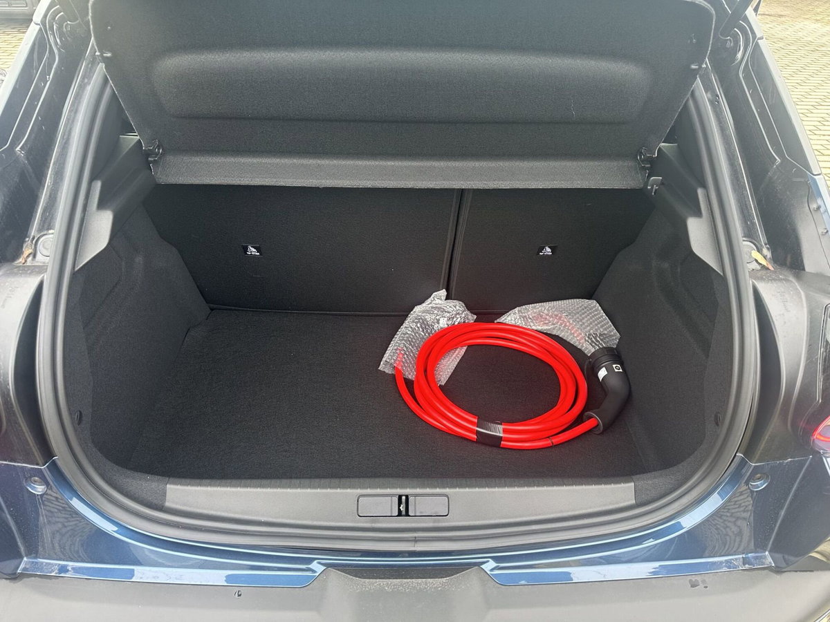 Lancia Ypsilon 54kWh LX 156cv (7)