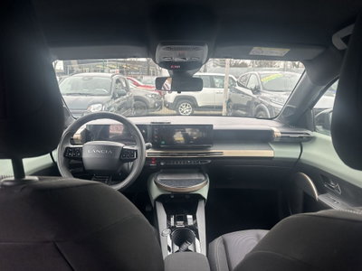 Lancia Ypsilon 54kWh LX 156cv (9)