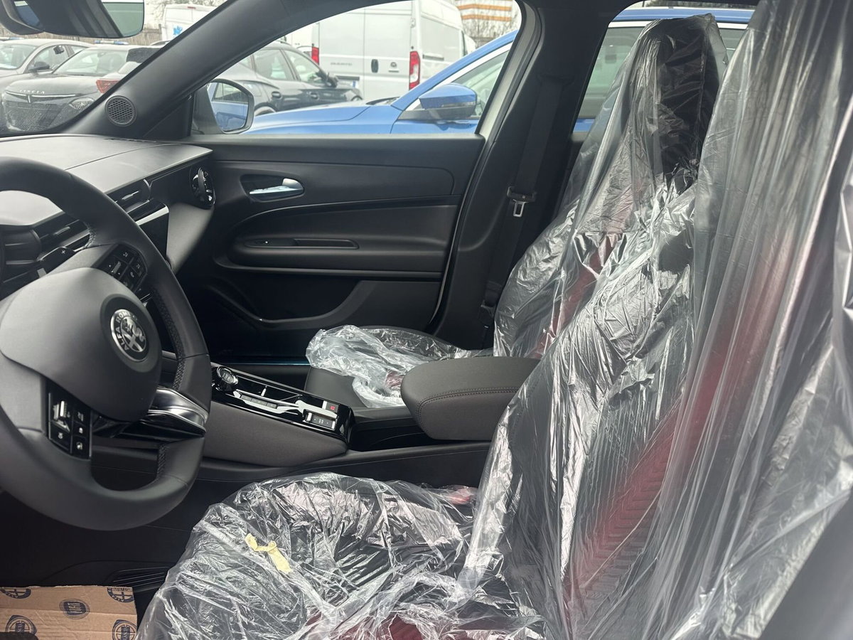 Alfa Romeo Junior elettrica Speciale 156cv (12)