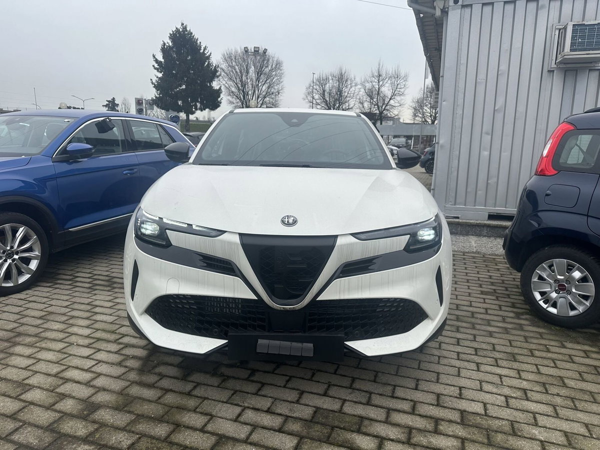 Alfa Romeo Junior elettrica Speciale 156cv (2)