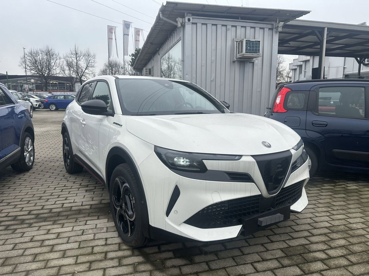 Alfa Romeo Junior elettrica Speciale 156cv (3)