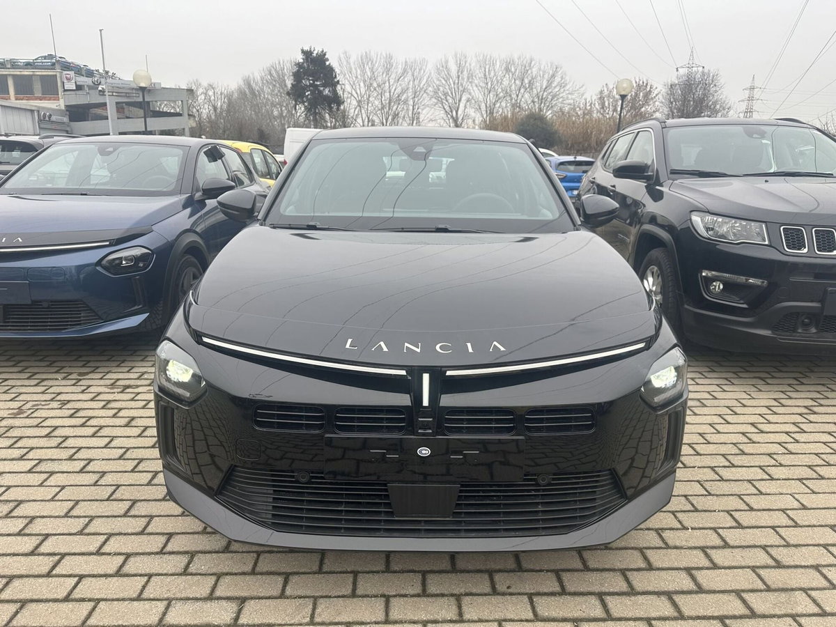 Lancia Ypsilon 51kWh LX (2)
