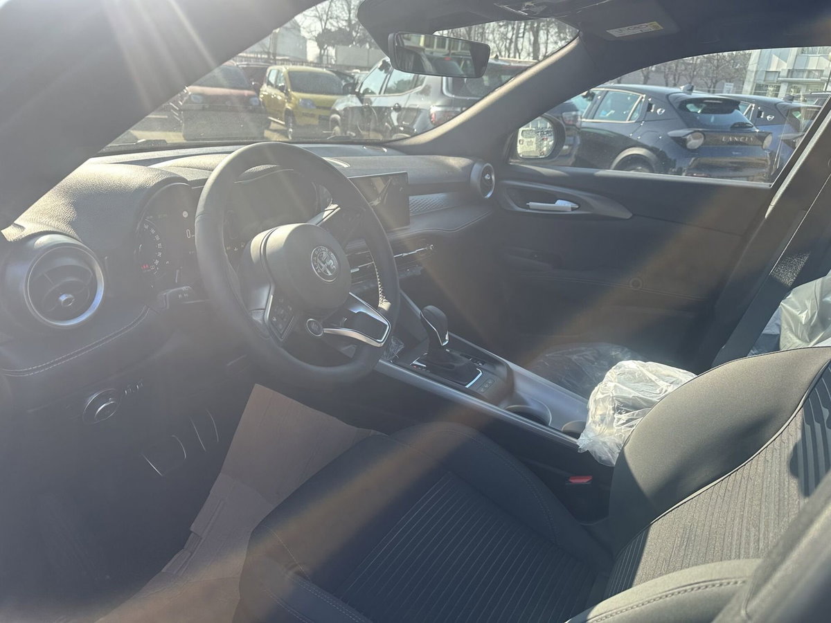 Alfa Romeo Tonale 1.5 hybrid Sprint 130cv tct7 (12)