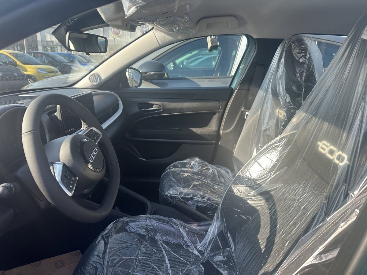 Fiat 600 1.2 hybrid 110cv auto (10)