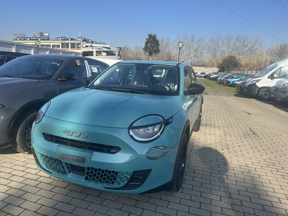 Fiat 600 1.2 hybrid 110cv auto (2)