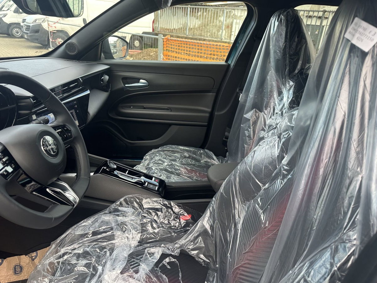 Alfa Romeo Junior elettrica Speciale 156cv (13)