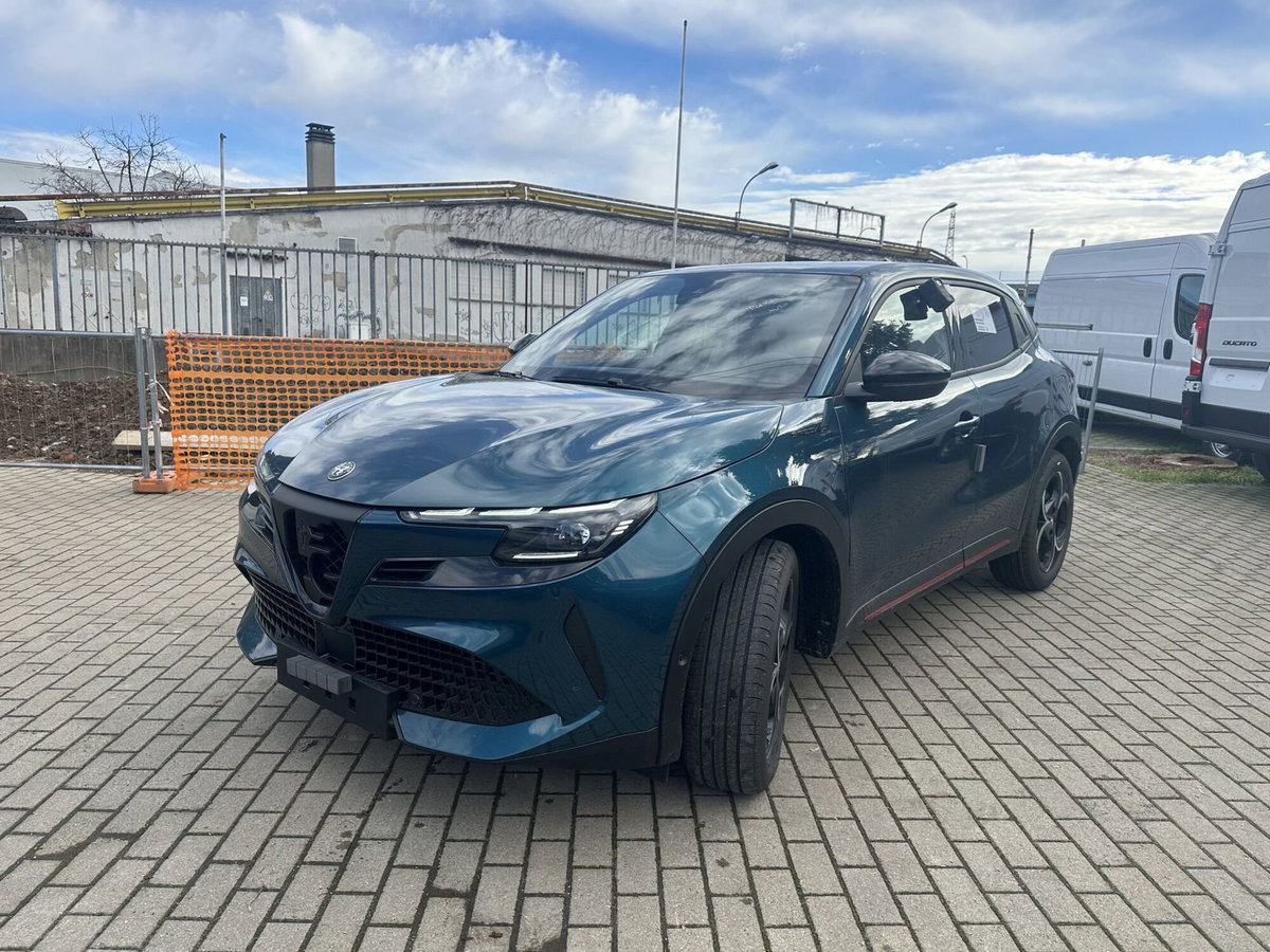 Alfa Romeo Junior elettrica Speciale 156cv (2)