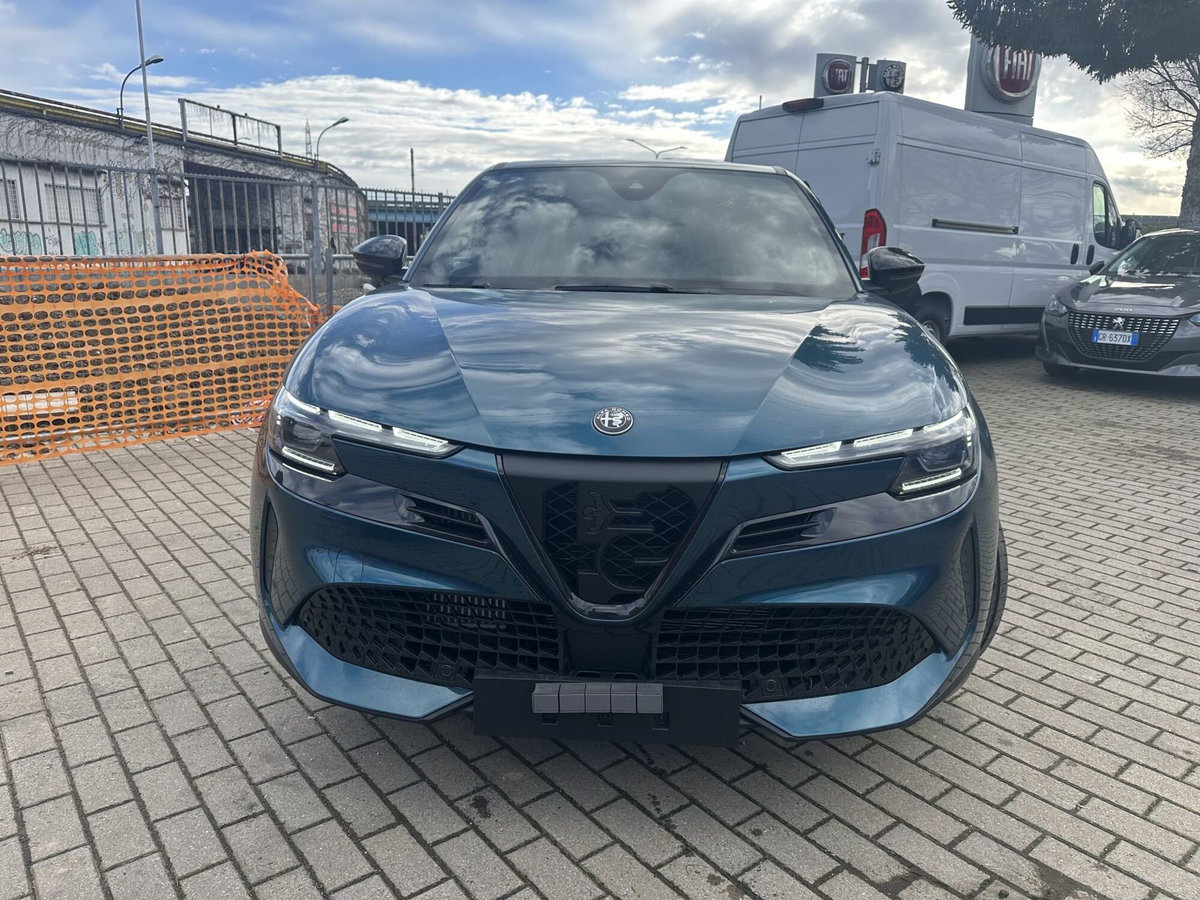 Alfa Romeo Junior elettrica Speciale 156cv (3)