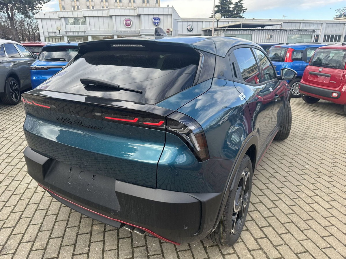 Alfa Romeo Junior elettrica Speciale 156cv (6)