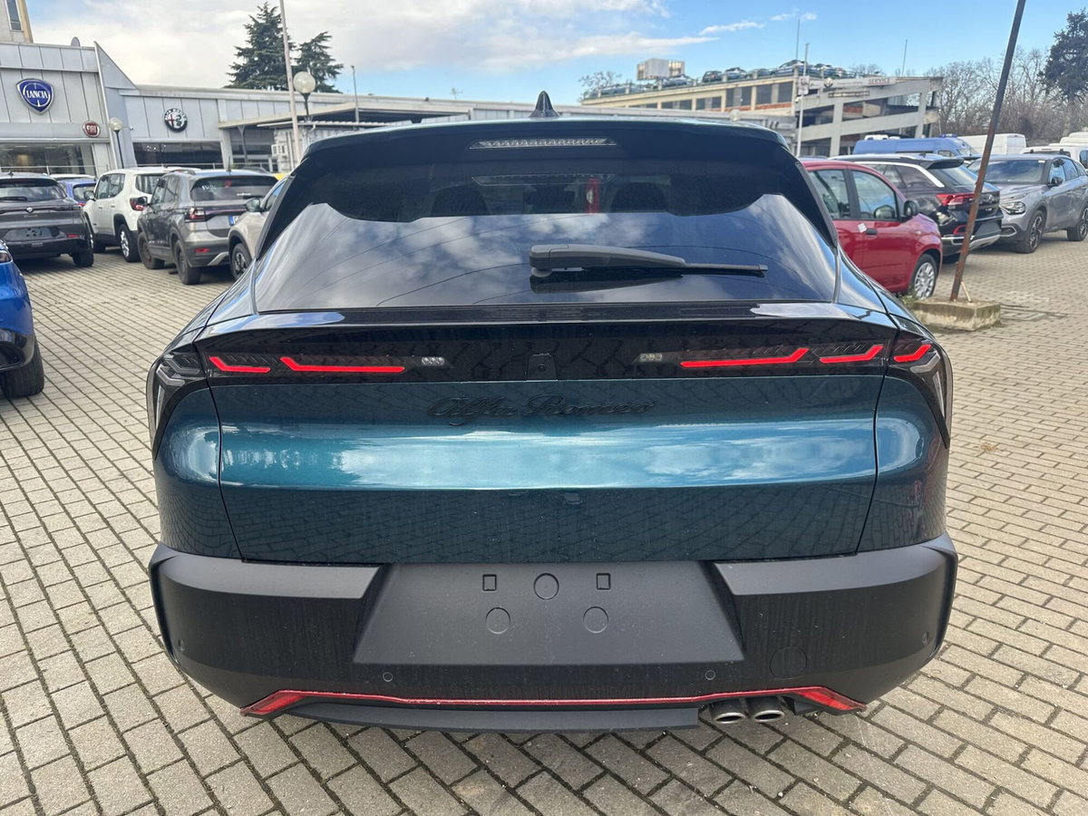 Alfa Romeo Junior elettrica Speciale 156cv (7)
