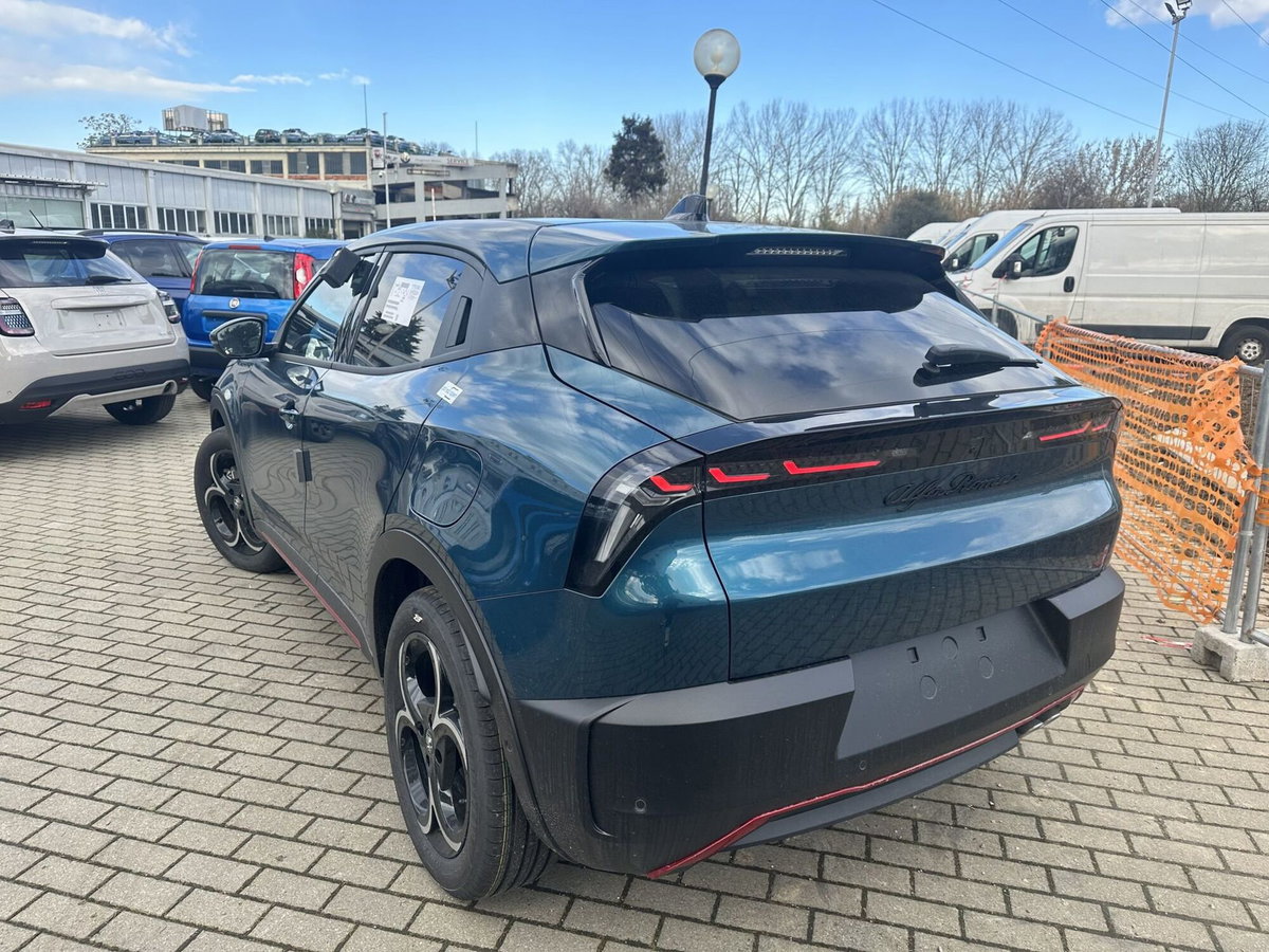 Alfa Romeo Junior elettrica Speciale 156cv (8)