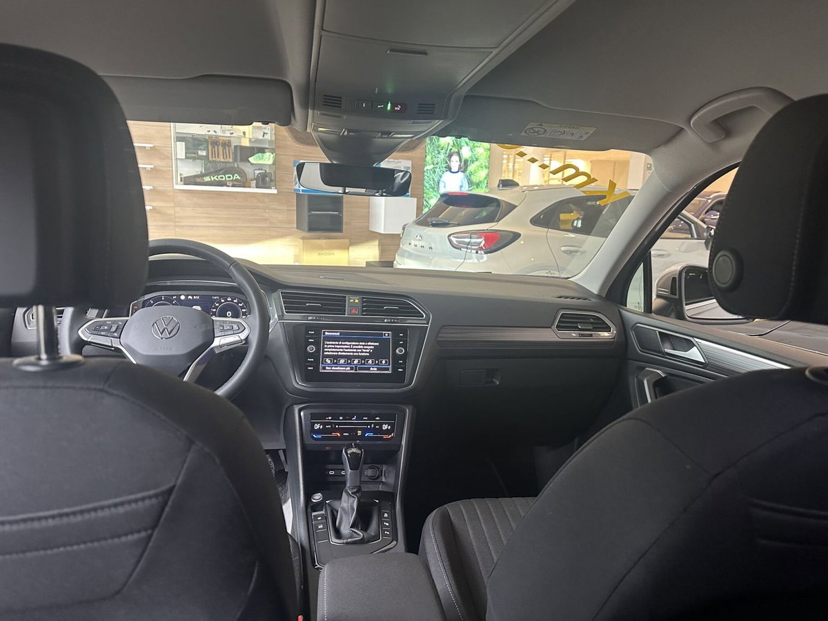 Volkswagen Tiguan 2.0 TDI 150 CV SCR DSG Life (10)