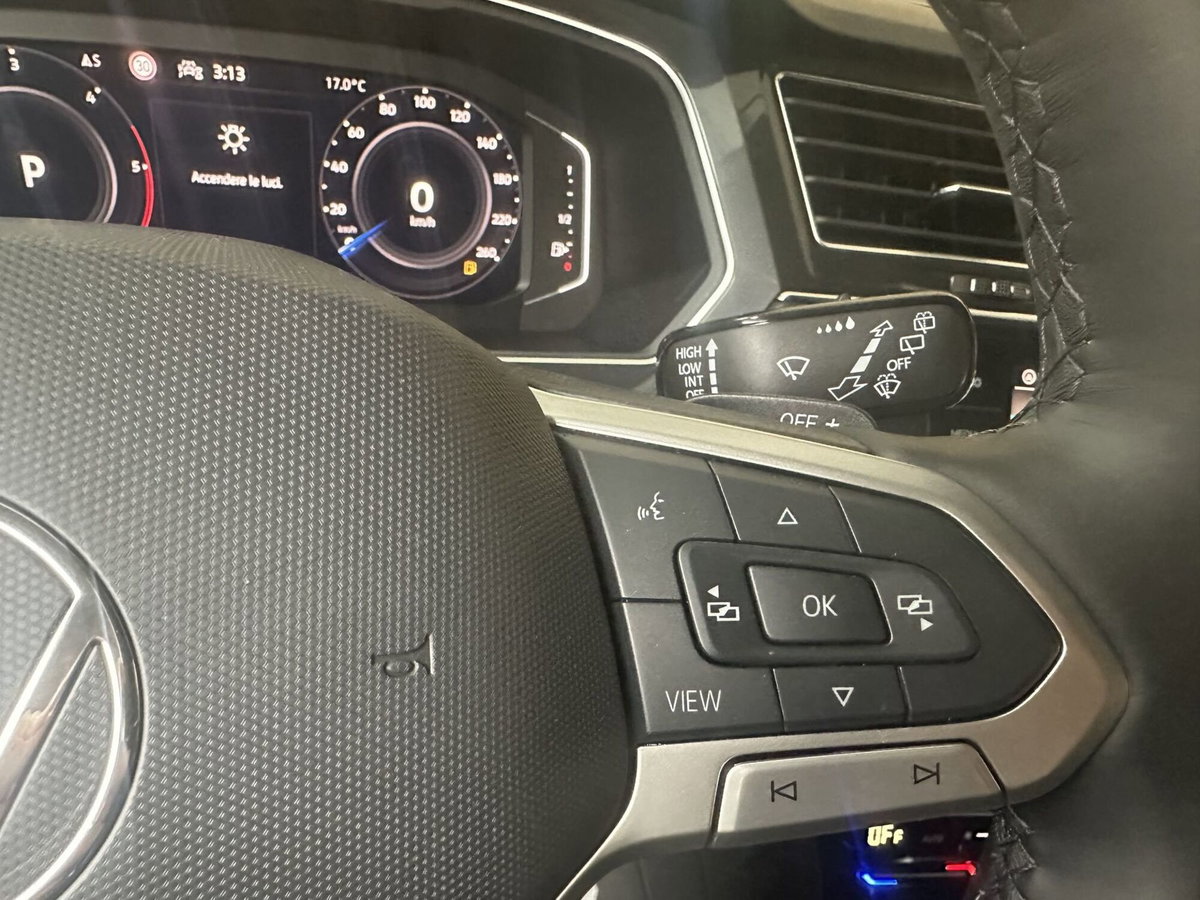 Volkswagen Tiguan 2.0 TDI 150 CV SCR DSG Life (18)