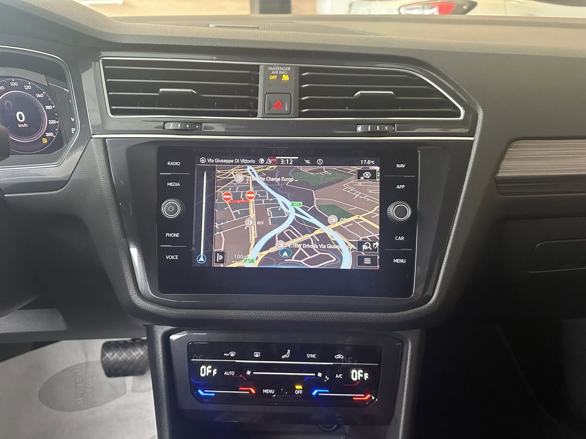 Volkswagen Tiguan 2.0 TDI 150 CV SCR DSG Life (19)