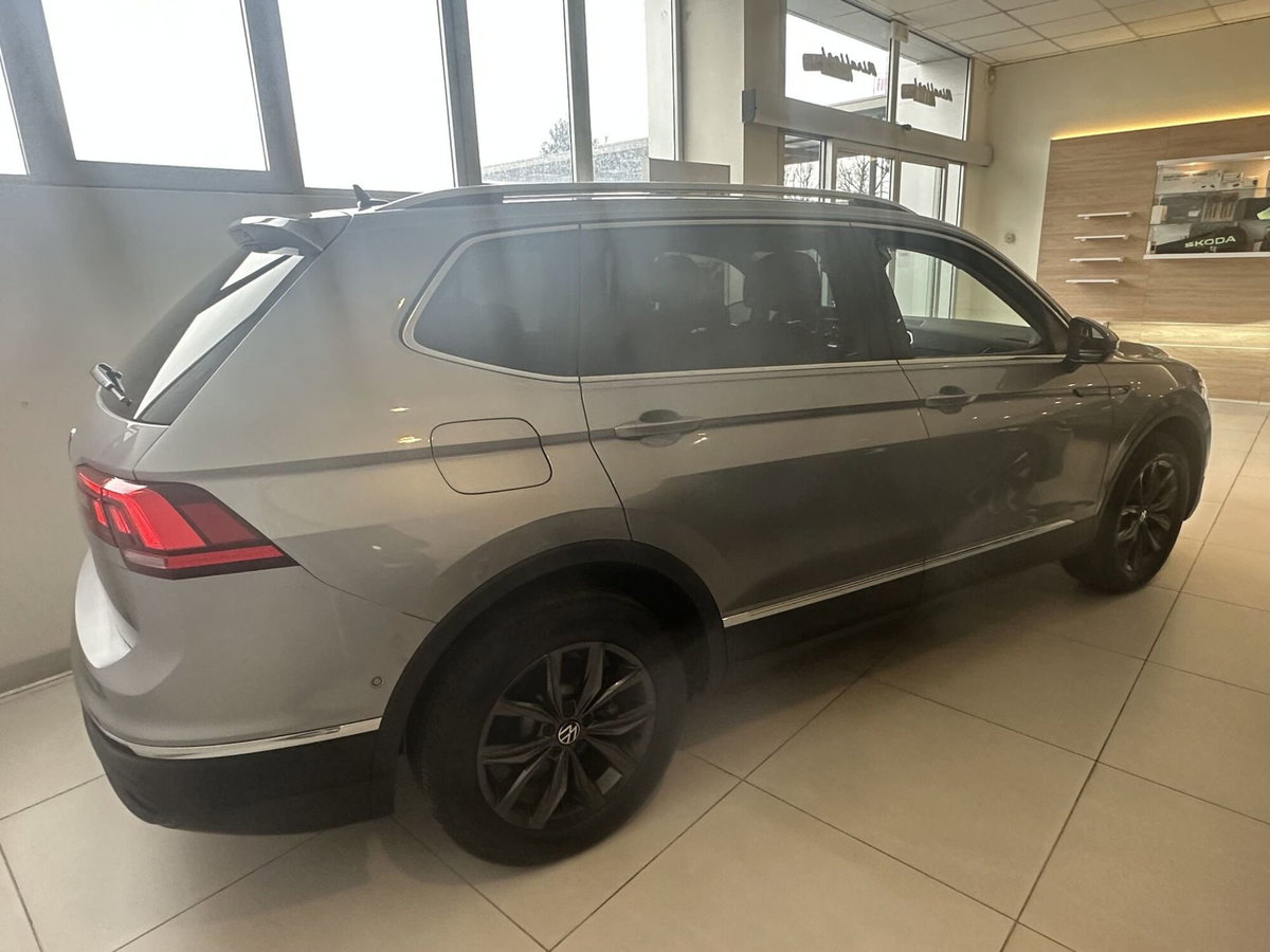 Volkswagen Tiguan 2.0 TDI 150 CV SCR DSG Life (6)
