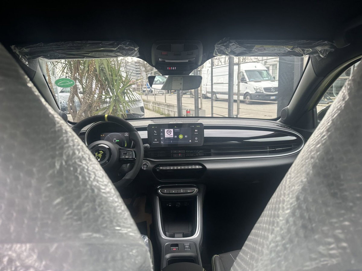 Abarth 600e 54kWh Turismo 240cv (10)