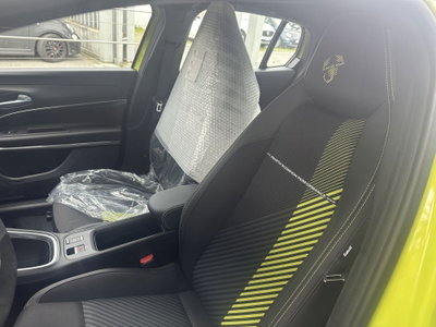 Abarth 600e 54kWh Turismo 240cv (11)